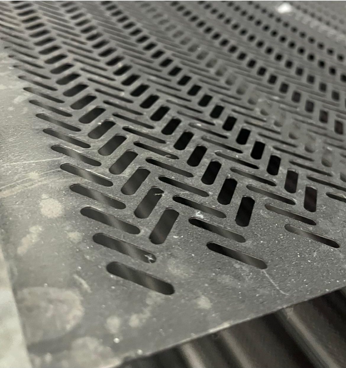 1000×2000×1mm Sac – 5mm Çavuş Delik