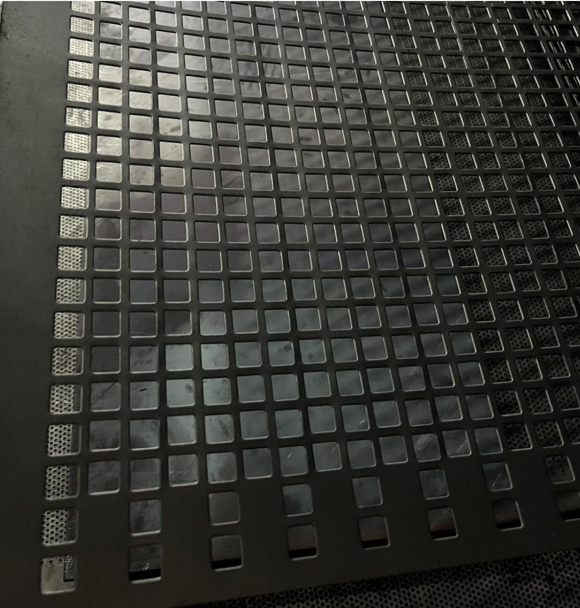 1000×2000×1mm Sac – 10×10mm Kare Delik