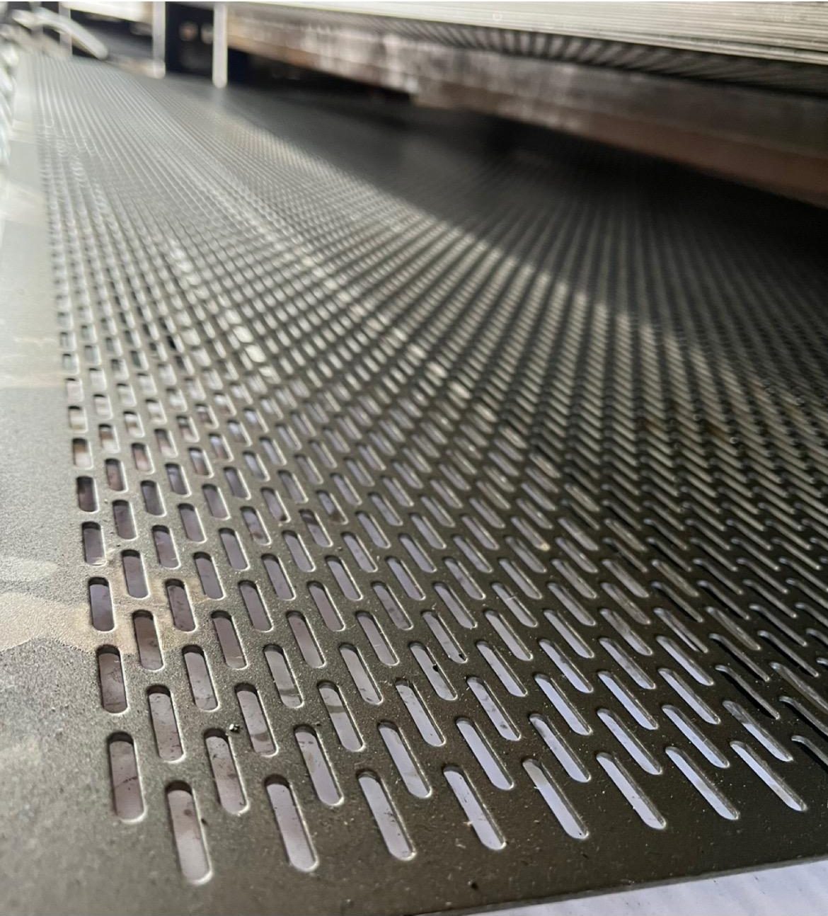 1000×2000×1mm Sac – 4mm Oval Delik