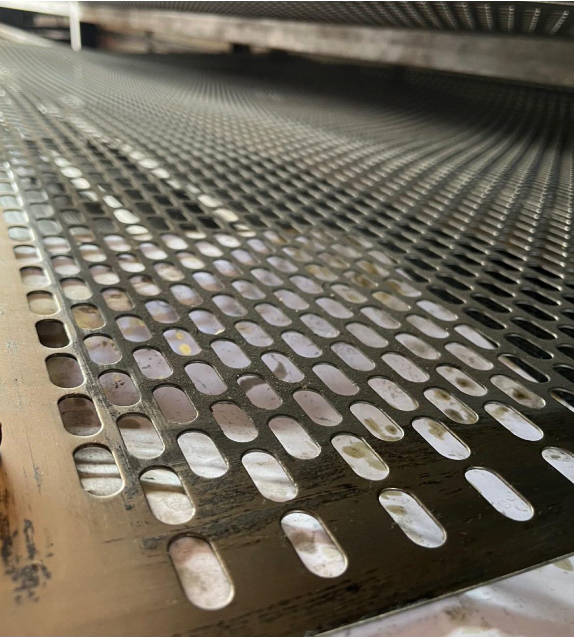 1000×2000×1mm Sac – 9,5mm Oval Delik