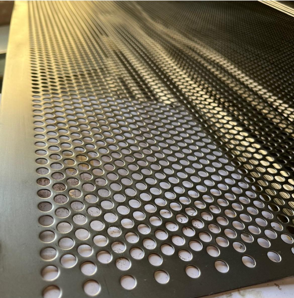 1000×2000×1mm Sac – Ø8mm Yuvarlak Delik