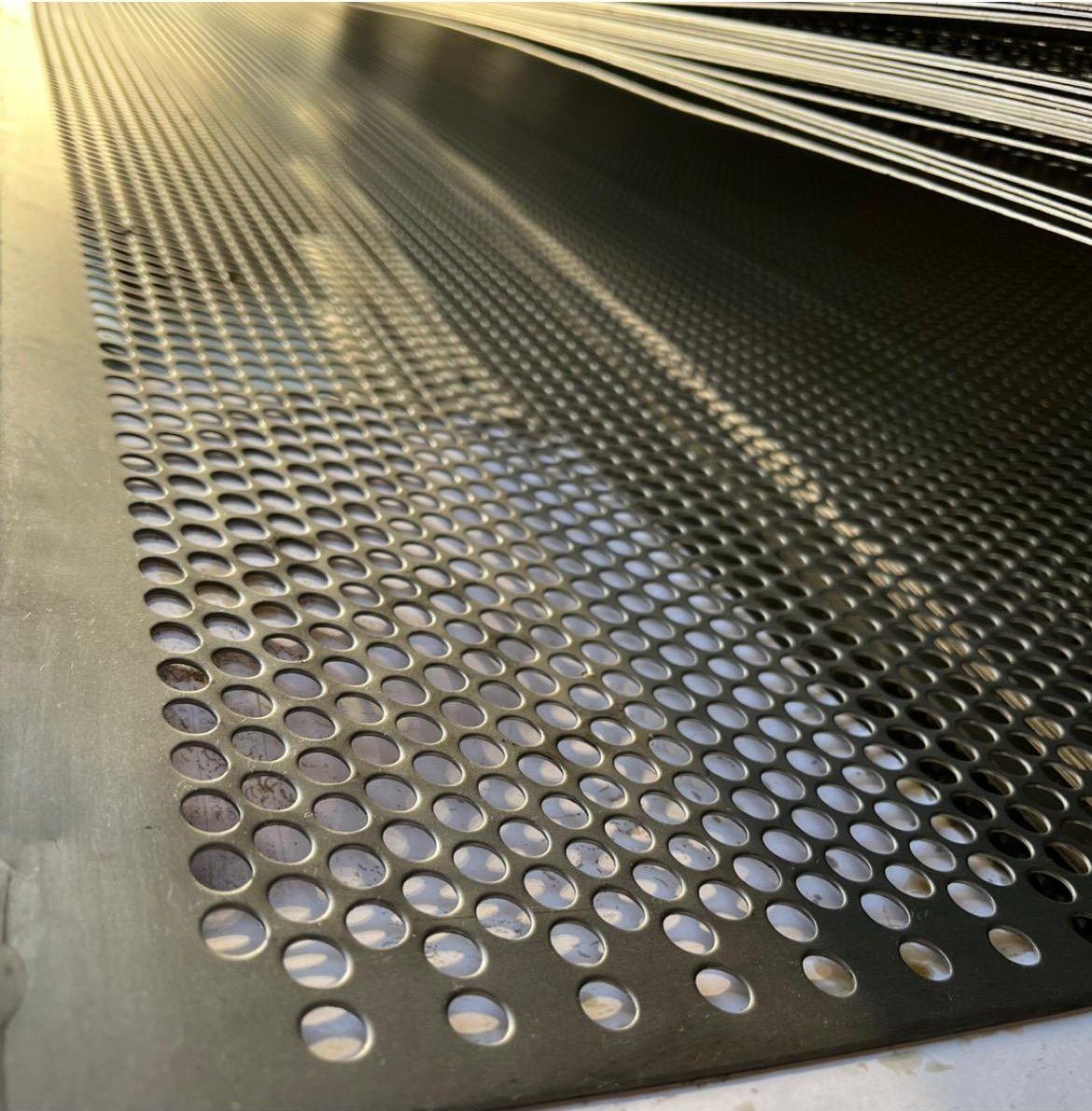 1000×2000×1mm Sac – Ø9mm Yuvarlak Delik