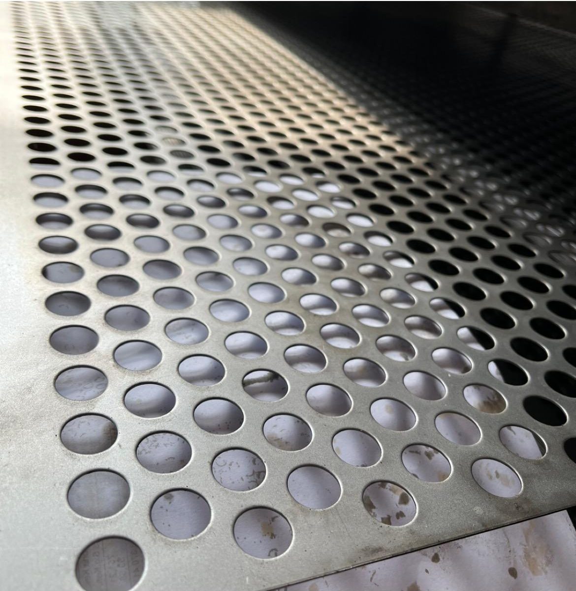 1000×2000×1mm Sac – Ø16mm Yuvarlak Delik