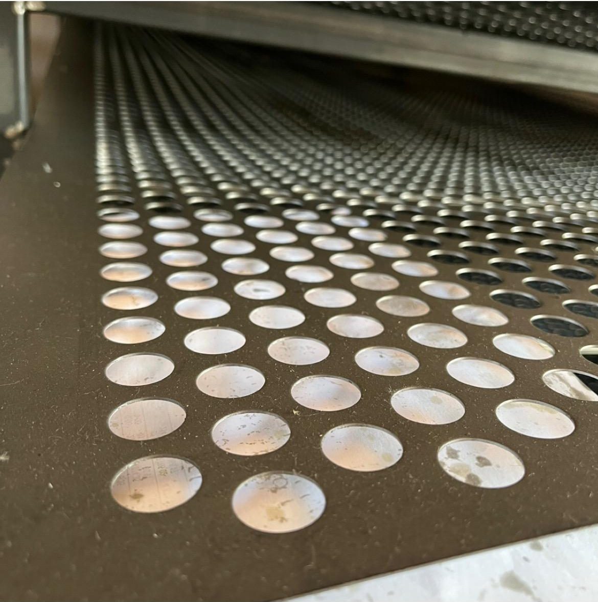 1000×2000×1mm Sac – Ø19mm Yuvarlak Delik