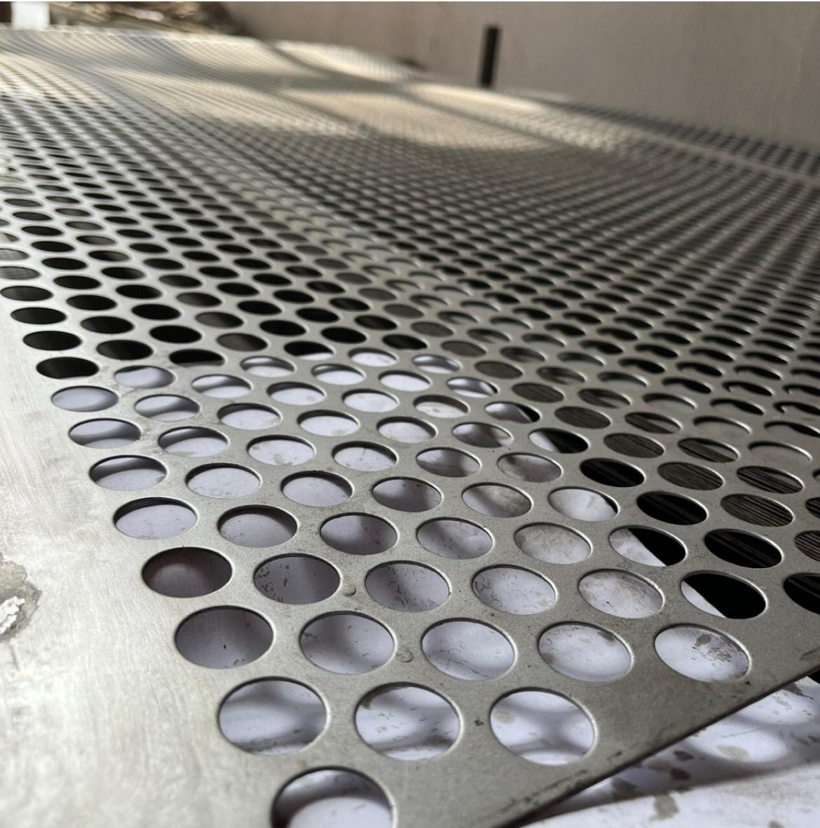 1000×2000×1mm Sac – Ø20mm Yuvarlak Delik