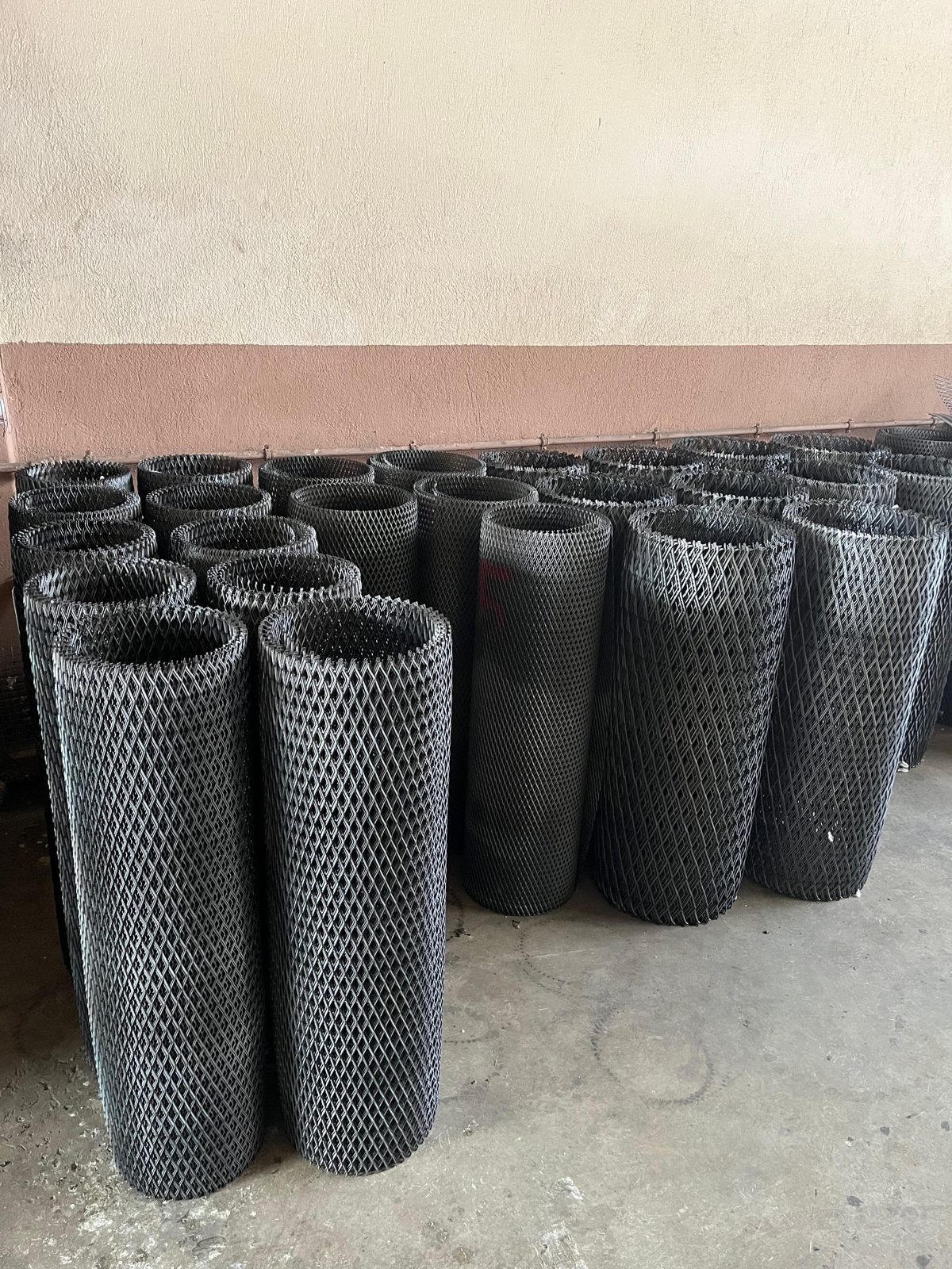 Genişletilmiş metal rulo istifi, yakın çekim